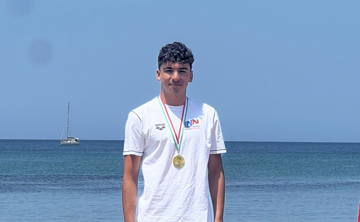 Matteo Federico Ignat (Libertas Nuoto Novara) campione italiano Juniores nella 16 km di fondo
