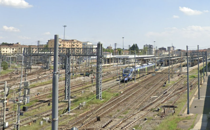 Lavori sulla linea ferroviaria Arona-Novara: variazioni e bus sostitutivi