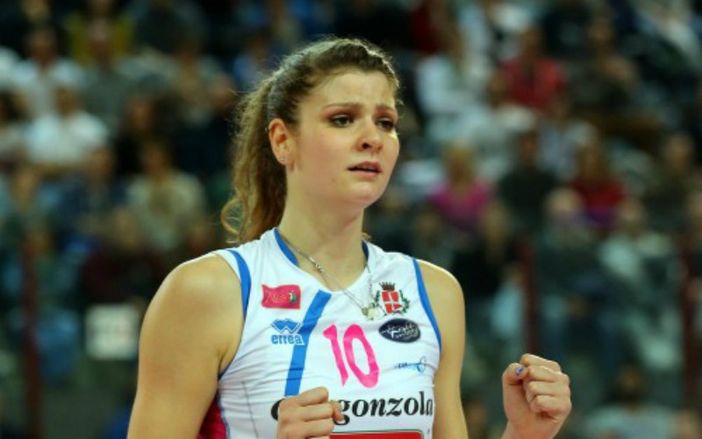 Non cambia lo slogan, ma si riducono i prezzi: Igor Volley ha deciso di premiare i propri tifosi più fedeli con uno “sconto” sugli abbonamenti per la nuova stagione Non cambia lo slogan, ma si riducono i prezzi: Igor Volley ha deciso di premiare i propri tifosi più fedeli con uno “sconto” sugli abbonamenti per la nuova stagione