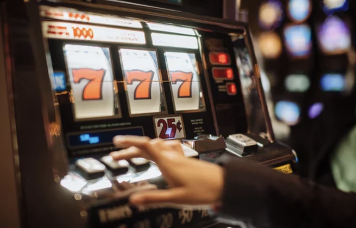 M5S contro la legge regionale sulle slot machine: banchetti per la raccolta firme M5S contro la legge regionale sulle slot machine: banchetti per la raccolta firme