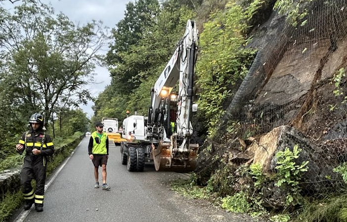 Movimento franoso sulla provinciale 46 del lago d'Orta: interruzione del traffico per tre ore. FOTO e VIDEO