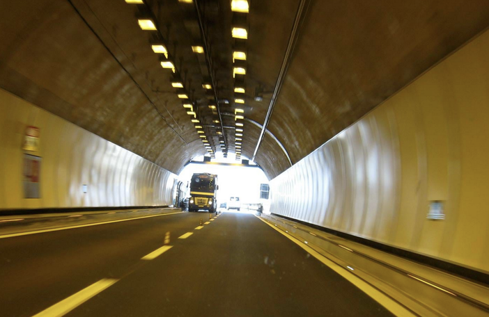 Ispezione delle gallerie sulla A26: chiusure notturne nel borgomanerese