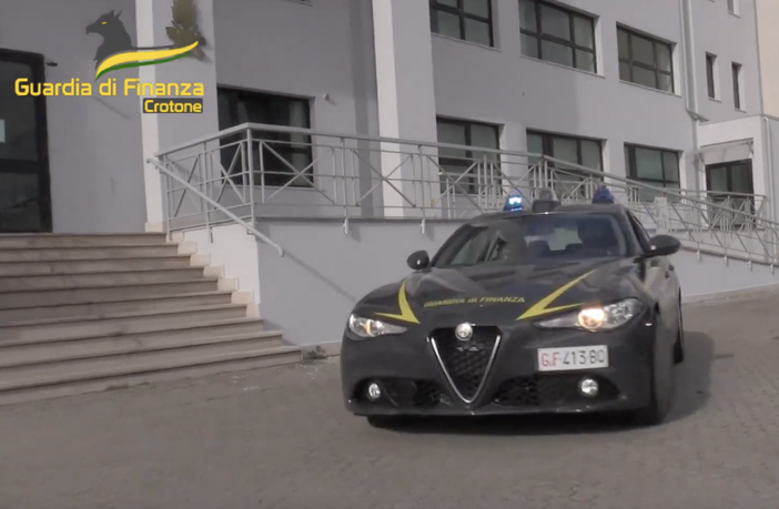 Sequestrati beni per 1,5 milioni ad un parroco condannato per associazione mafiosa, oggi ai domiciliari a Stresa Sequestrati beni per 1,5 milioni ad un parroco condannato per associazione mafiosa, oggi ai domiciliari a Stresa