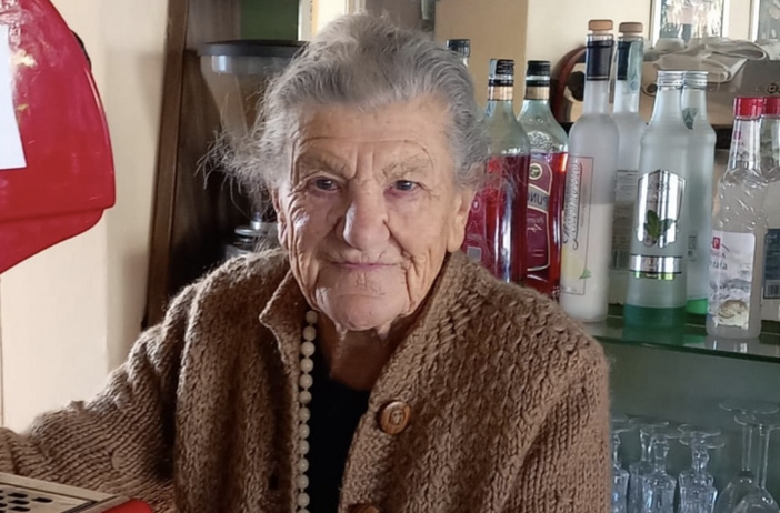 Anna Possi, la barista centenaria di Nebbiuno scelta come testimonial di Milano-Cortina 2026