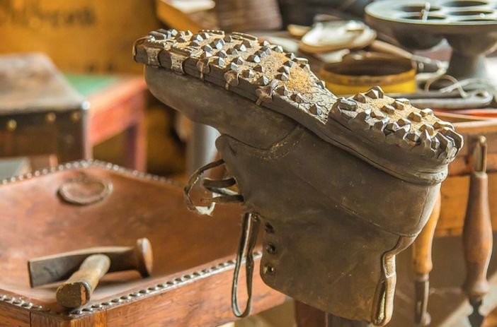 Artigiani in via d'estinzione, un calzolaio ogni 5 comuni