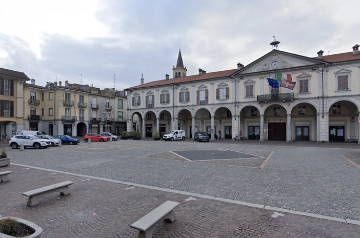 Trecate: fuoco concentrico di Pd e M5S su Binatti