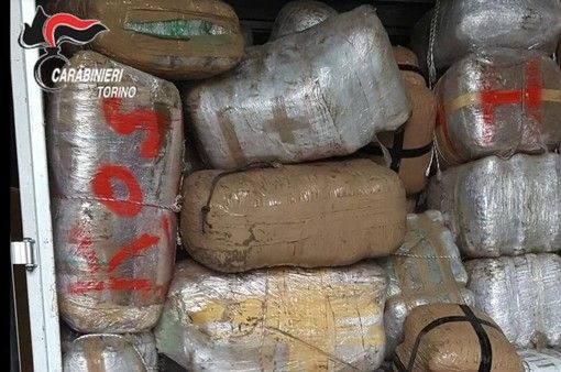 Notizie dal Piemonte. Sequestrati 4.5 tonnellate di droga dal valore di 8 milioni di euro: maxi-operazione dei Carabinieri di Torino