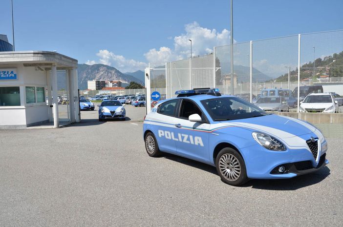 Dal nord ovest. Trovato in possesso di un chilo di hashish, tenta la fuga: arrestato un 20enne verbanese
