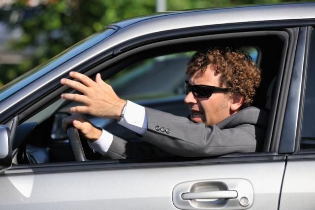 Notizie dal Piemonte. Dopo l'incidente non riescono ad accordarsi, litigano e finiscono in ospedale