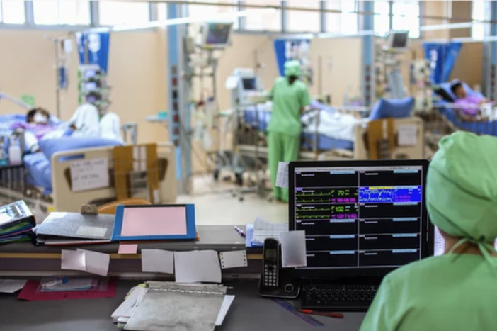 Per i non vaccinati rischio 10 volte più alto di terapia intensiva e 5 volte maggiore di mortalità Per i non vaccinati rischio 10 volte più alto di terapia intensiva e 5 volte maggiore di mortalità