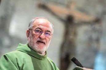 Elezione nuovo Papa, via al Conclave: chi è il cardinale Cristobal Lopez Romero