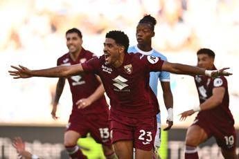 Lazio-Torino 3-3: finale thriller, rissa e recupero 'extralarge'. Cos'è successo all'Olimpico