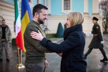 Ucraina, Meloni sente Zelensky: "Sostegno a piano Usa, presto invio forniture"
