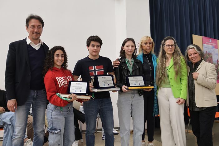 Concorso fotografico 'La rinascita della Primavera': premiati gli studenti del liceo Galileo Galilei