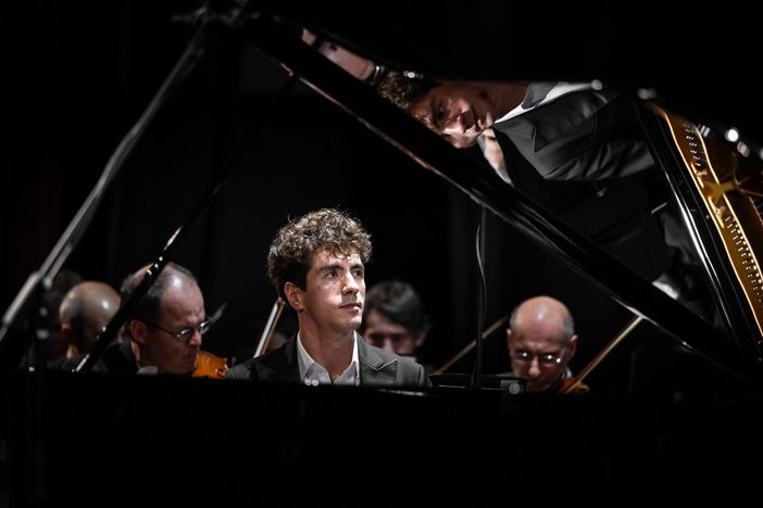 Arona, gran finale sulla sponda piemontese con il pianista Konstantin Emelyanov Arona, gran finale sulla sponda piemontese con il pianista Konstantin Emelyanov