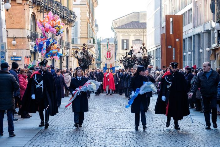 Presentato oggi in Comune il cartellone delle iniziative organizzate per la celebrazione della festa patronale di San Gaudenzio Presentato oggi in Comune il cartellone delle iniziative organizzate per la celebrazione della festa patronale di San Gaudenzio