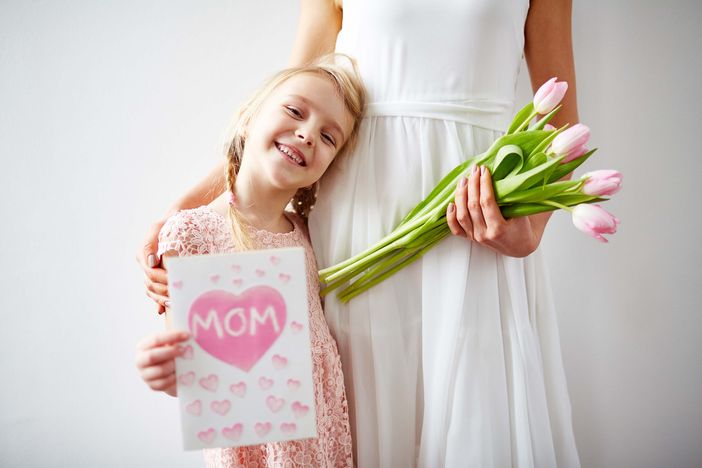 Trecate celebra la Festa della mamma con un omaggio speciale e un incontro dedicato alle famiglie Trecate celebra la Festa della mamma con un omaggio speciale e un incontro dedicato alle famiglie