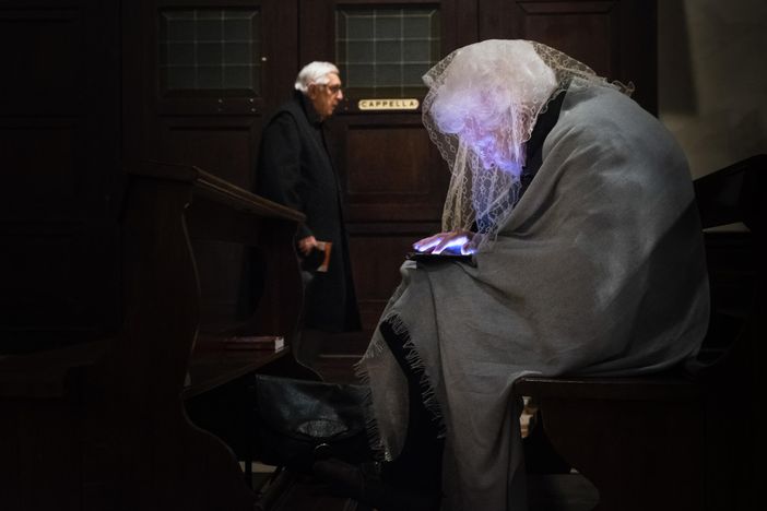 Il 4 ottobre l'inaugurazione della mostra fotografica “Anziani e tecnologia” promossa nell'ambito del progetto Interreg Italia Svizzera WelComTech