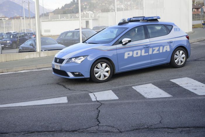 Ferito da una coltellata, indagini per chiarire le circostanze