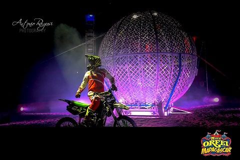 Il fantastico mondo del Maya Orfei Circo Madagascar a Trecate