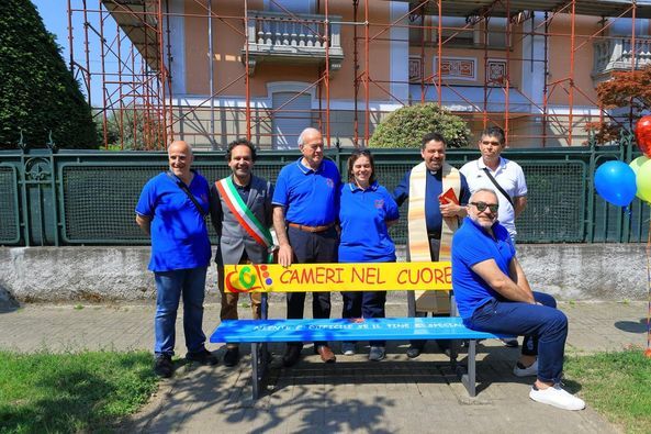 Inaugurata una panchina restaurata a Cameri Inaugurata una panchina restaurata a Cameri
