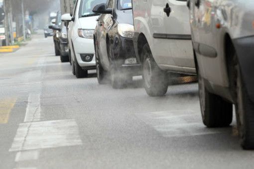 Qualità dell'aria, il Piemonte approva i blocchi del traffico: dal 1° gennaio stop ai diesel Euro 4