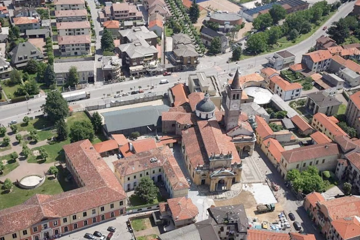 Cerano, amianto in un capannone abbandonato: ordinanza del sindaco per la bonifica