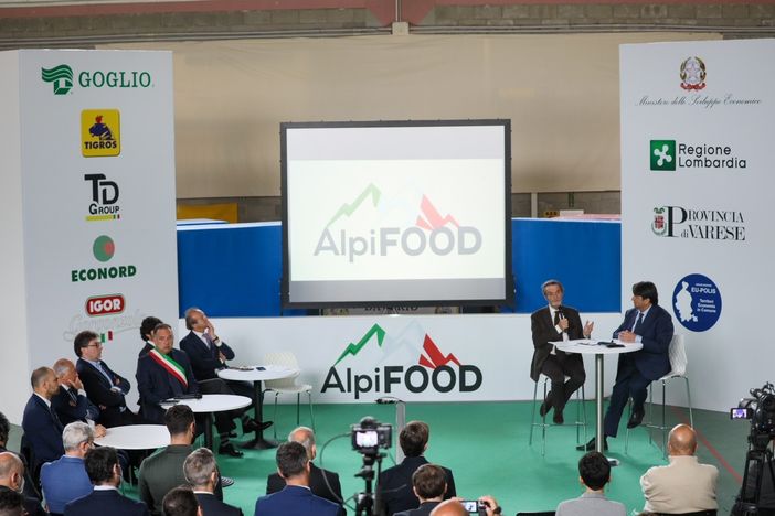 Alpi Food unisce imprenditori, istituzioni ed eccellenze locali per fare rete con un'unica squadra a Milano-Cortina 2026 Alpi Food unisce imprenditori, istituzioni ed eccellenze locali per fare rete con un'unica squadra a Milano-Cortina 2026