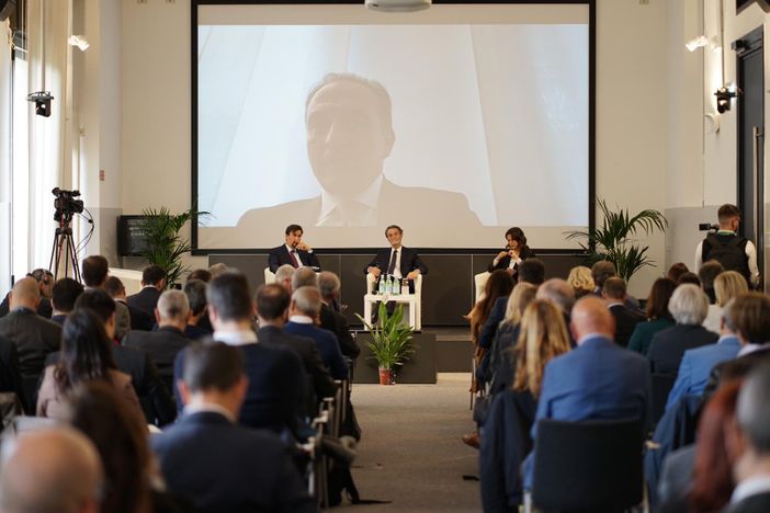Cirio avverte i medici no vax: "Pronti a interrompere il rapporto di lavoro se non vorranno vaccinarsi" VIDEO Cirio avverte i medici no vax: "Pronti a interrompere il rapporto di lavoro se non vorranno vaccinarsi" VIDEO