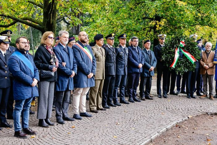 Novara ha ricordato i Caduti di Nassiriya e i marinai d'Italia