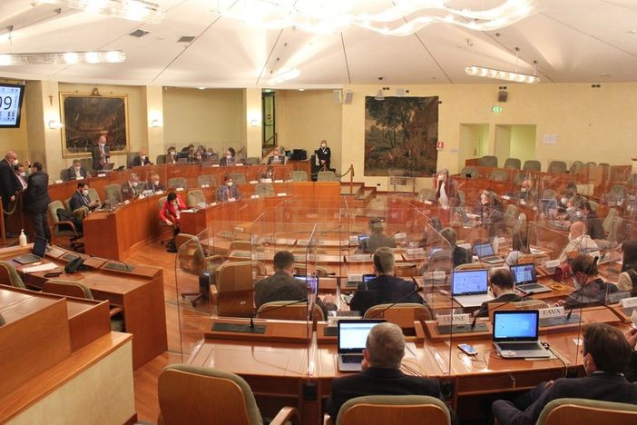 Il Consiglio regionale dice no al cibo sintetico