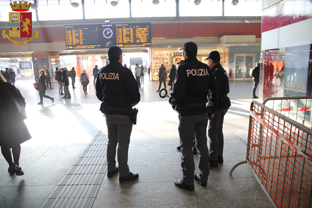 Controlli della polizia ferroviaria a Ferragosto: un torinese denunciato a Novara per possesso di droga Controlli della polizia ferroviaria a Ferragosto: un torinese denunciato a Novara per possesso di droga