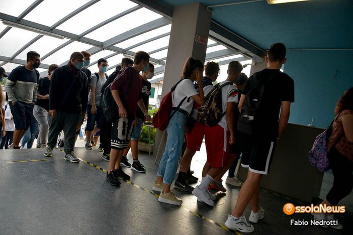 Stretta sulle scuole, torna la Dad anche con un solo caso di positività in classe Stretta sulle scuole, torna la Dad anche con un solo caso di positività in classe