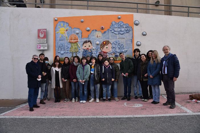 Inaugurato il murales della rampa di accesso al Padiglione D dell'ospedale di Novara