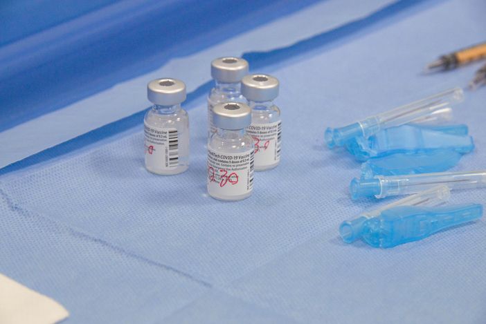 Alle 20 parte il primo openight vaccinale a Novara
