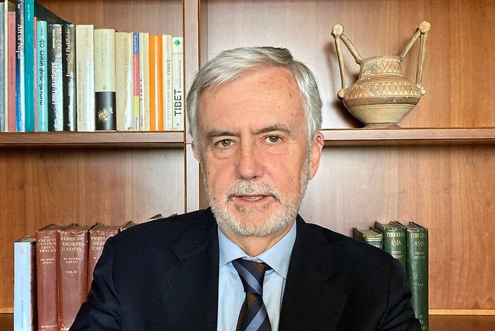 Una guida turistica per viaggiare nel tempo: la Grecia raccontata dal novarese Massimo Capuani