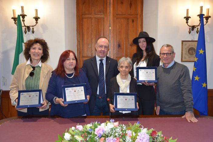 Premiata la gentilezza a Villa Marazza a Borgomanero Premiata la gentilezza a Villa Marazza a Borgomanero