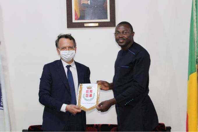 Siglato il ‘patto di amicizia’ tra Ouidah e Borgomanero Siglato il ‘patto di amicizia’ tra Ouidah e Borgomanero