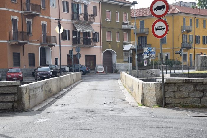 Partito questa mattina il restauro del ponte Araldo di Borgomanero Partito questa mattina il restauro del ponte Araldo di Borgomanero