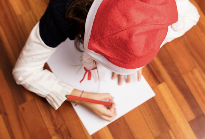 I disegni accendono la magia del Natale allo Store Enel di Novara