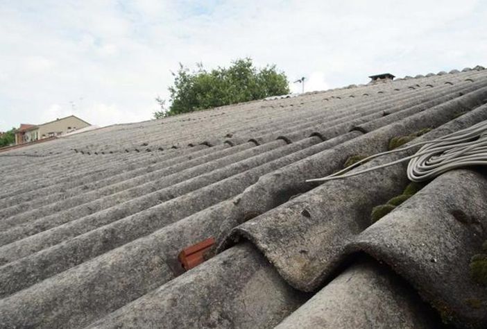 Bonifiche amianto: false lettere e minacce ai proprietari di casa con i loghi della Regione e della città di Torino Bonifiche amianto: false lettere e minacce ai proprietari di casa con i loghi della Regione e della città di Torino