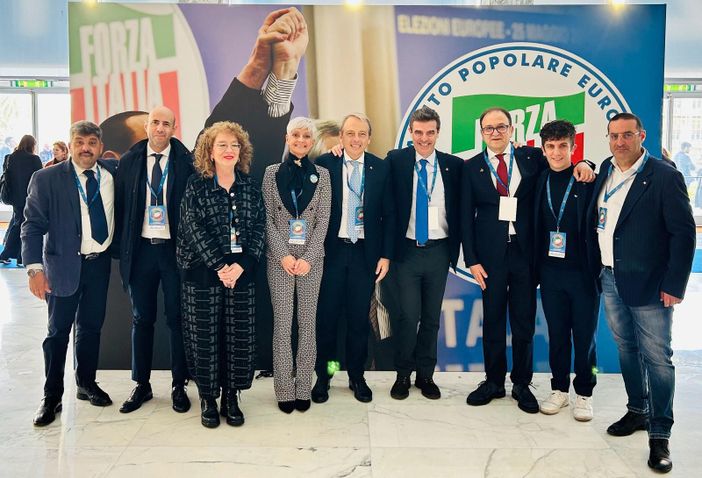 Una delegazione novarese al congresso nazionale di Forza Italia Una delegazione novarese al congresso nazionale di Forza Italia