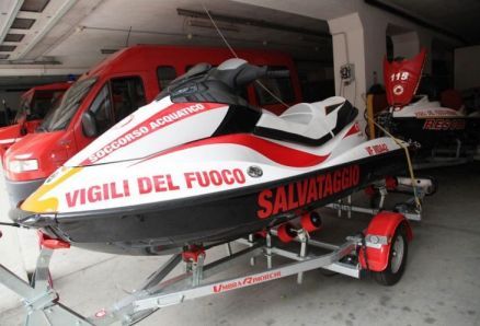 Arona, si tuffa nel lago e non riemerge. Annegato 15enne