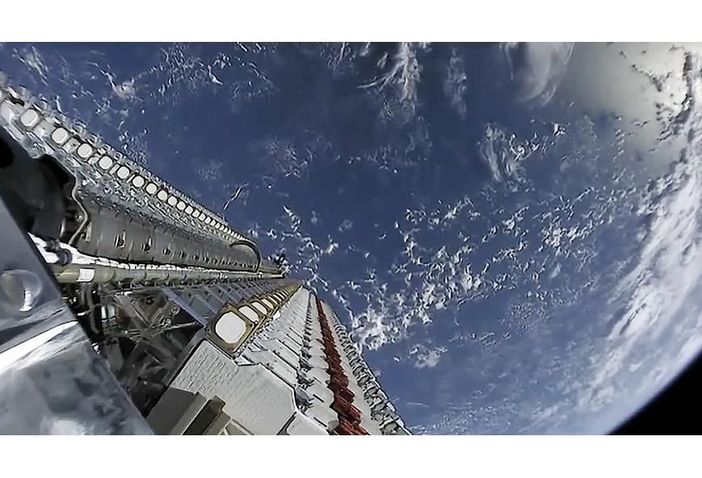 Stasera doppio passaggio sul Novarese dei satelliti di Elon Musk