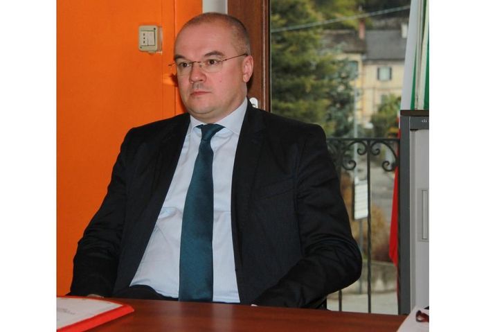 Enrico Borghi apre l’assemblea Pd a Novara