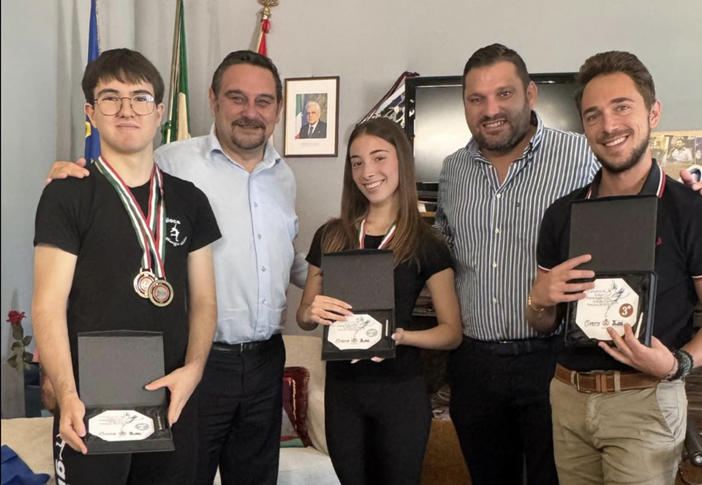 Brillano ai Campionati nazionali i giovani talenti del pattinaggio artistico Brillano ai Campionati nazionali i giovani talenti del pattinaggio artistico