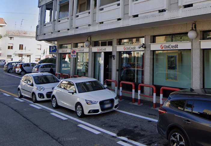 Colpo della "banda dei bancomat" a Trecate Colpo della "banda dei bancomat" a Trecate