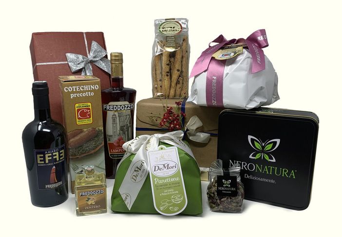 A Natale regala il sapore unico e genuino del territorio: scopri le proposte AlpiFOOD A Natale regala il sapore unico e genuino del territorio: scopri le proposte AlpiFOOD