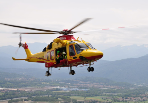 Santhià, tremendo schianto: una donna morta sul colpo; il figlio 13enne è in codice rosso Santhià, tremendo schianto: una donna morta sul colpo; il figlio 13enne è in codice rosso