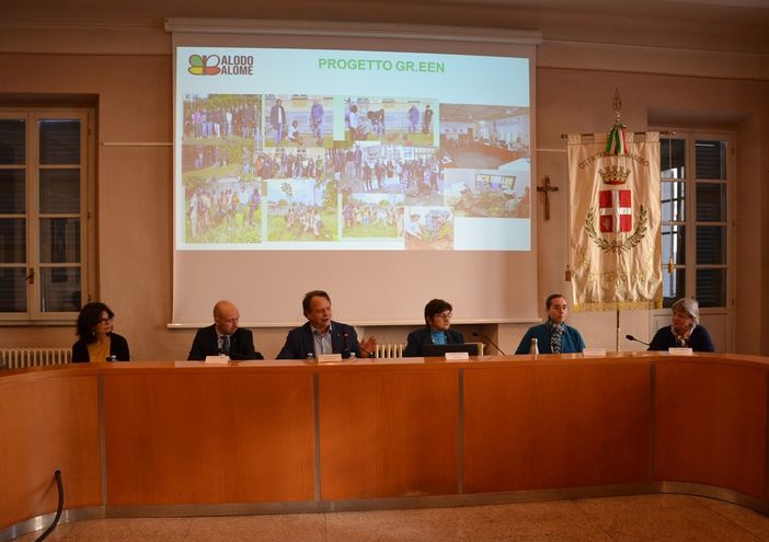 Progetto Gr.een: Borgomanero in prima linea per lo sviluppo sostenibile in Benin Progetto Gr.een: Borgomanero in prima linea per lo sviluppo sostenibile in Benin